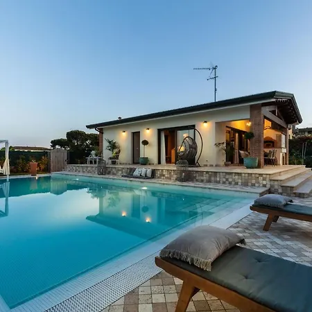 The Luxury With Shared Swimming Pool, Between And Torre Del Puccini Villa