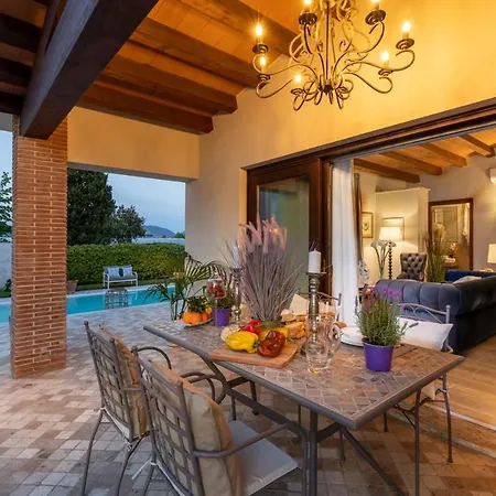 The Luxury With Shared Swimming Pool, Between And Torre Del Puccini Villa *