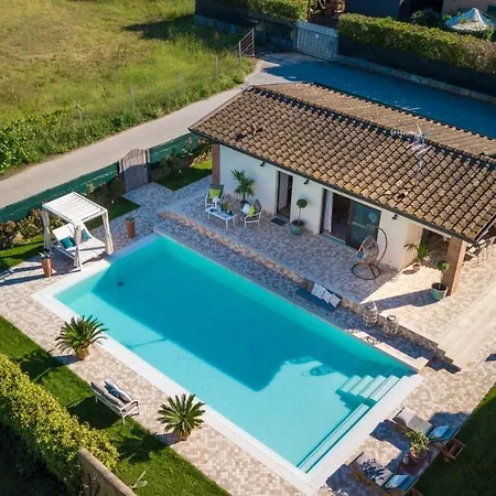Villa The Luxury With Shared Swimming Pool, Between And Torre Del Puccini
