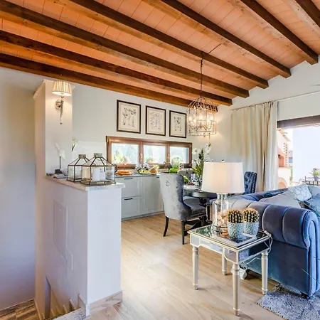 Villa The Luxury With Shared Swimming Pool, Between And Torre Del Puccini *