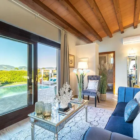 Villa The Luxury With Shared Swimming Pool, Between And Torre Del Puccini Viareggio