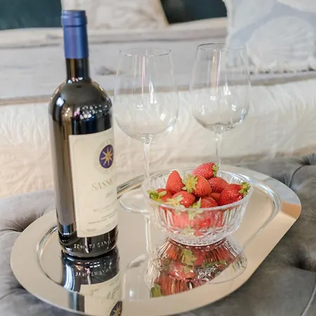 The Luxury With Shared Swimming Pool, Between And Torre Del Puccini Villa *